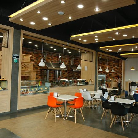 Hotel Lider Complex Vaykʼ Extérieur photo